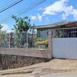 Casa Residencial com 70m², 3 quartos, 1 garagem, no bairro Barreiros em São José