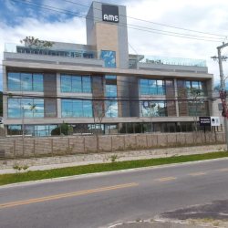 Loft com 65m², 1 quarto, 1 suíte, 2 garagens, no bairro Campeche em Florianópolis