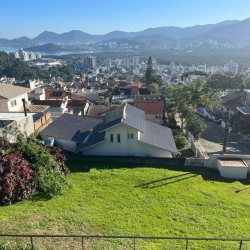 Terreno Comercial/Residencial com 540m², no bairro Trindade em Florianópolis