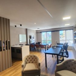 Sala com 42m², 2 garagens, no bairro Itacorubi em Florianópolis