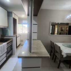 Apartamentos com 77m², 3 quartos, 1 suíte, 2 garagens, no bairro Costeira Do Pirajubaé em Florianópolis