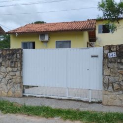 Casa Residencial com 0m², 3 quartos, 1 garagem, no bairro Sambaqui em Florianópolis