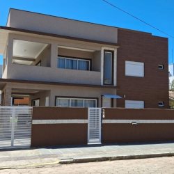 Casa Residencial com 257m², 6 quartos, 2 suítes, 2 garagens, no bairro Ingleses em Florianópolis