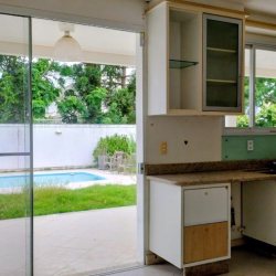 Casa Residencial com 286m², 3 quartos, 3 suítes, 2 garagens, no bairro Jurerê em Florianópolis