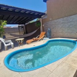 Casa Residencial com 90m², 3 quartos, 1 suíte, 2 garagens, no bairro São João Do Rio Vermelho em Florianópolis