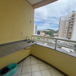 Apartamentos com 80m², 2 quartos (sendo 1 suíte), 1 garagem, no bairro Trindade em Florianópolis