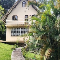 Casa em Condomínio com 286m², 4 quartos, 1 suíte, 3 garagens, no bairro Sambaqui em Florianópolis