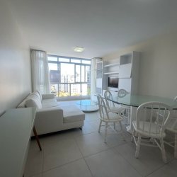 Apartamentos com 78m², 3 quartos (sendo 1 suíte), 1 garagem, no bairro Centro em Florianópolis