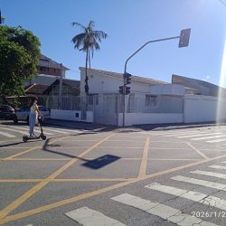 Casa Residencial com 160m², 2 quartos, 2 garagens, no bairro Balneário em Florianópolis