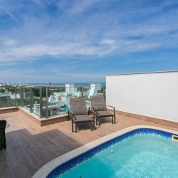 Cobertura com 166m², 2 quartos (sendo 2 suítes), 3 garagens, no bairro Campeche em Florianópolis