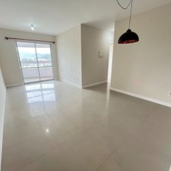 Apartamentos com 88m², 3 quartos (sendo 1 suíte), 2 garagens, no bairro Pantanal em Florianópolis