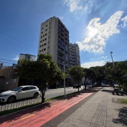 Apartamentos com 81m², 2 quartos, 1 garagem, no bairro Centro em Florianópolis