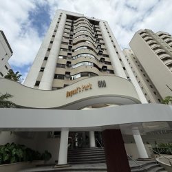 Apartamentos com 123m², 3 quartos (sendo 1 suíte), 1 garagem, no bairro Centro em Florianópolis