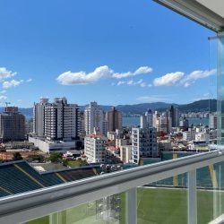 Apartamentos com 111m², 3 quartos (sendo 2 suítes), 2 garagens, no bairro Canto em Florianópolis