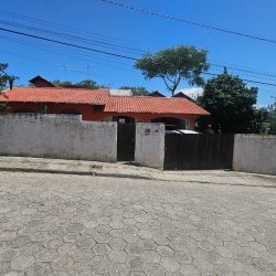 Casa Residencial com 130m², 3 quartos (sendo 1 suíte), 1 garagem, no bairro Rio Tavares em Florianópolis