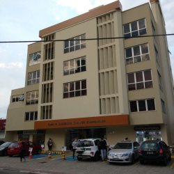 Sala com 84m², 3 garagens, no bairro Trindade em Florianópolis