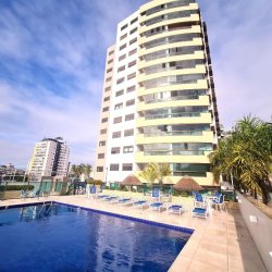 Apartamentos com 126m², 3 quartos (sendo 1 suíte), 2 garagens, no bairro Estreito em Florianópolis