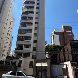 Apartamentos com 220m², 2 quartos (sendo 2 suítes), 2 garagens, no bairro Centro em Florianópolis