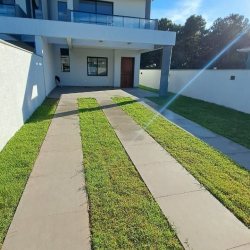 Sobrado Residencial com 140m², 3 quartos (sendo 1 suíte), 2 garagens, no bairro Ingleses do Rio Vermelho em Florianópolis