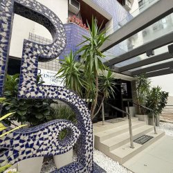 Apartamentos com 77m², 2 quartos (sendo 2 suítes), 1 garagem, no bairro Centro em Florianópolis