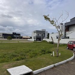 Terrenos Residenciais com 390m², no bairro Campeche em Florianópolis
