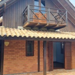 Casa Residencial com 154m², 3 quartos, 2 garagens, no bairro Rio Tavares em Florianópolis