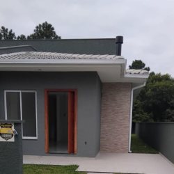 Casa Residencial com 93m², 3 quartos (sendo 1 suíte), 1 garagem, no bairro São João Do Rio Vermelho em Florianópolis