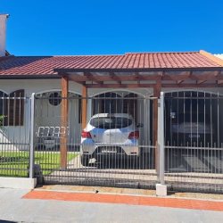 Casa Residencial com 158m², 3 quartos (sendo 1 suíte), 3 garagens, no bairro Nossa Senhora Do Rosário em São José