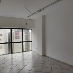 Sala com 30m², 1 garagem, no bairro Centro em Florianópolis