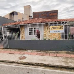 Casa Residencial com 180m², 4 quartos, 2 garagens, no bairro Bela Vista em São José