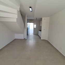 Sobrado Residencial com 60m², 2 quartos, 1 garagem, no bairro Ingleses em Florianópolis