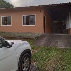 Casa Residencial com 100m², 3 quartos, 5 garagens, no bairro Ratones em Florianópolis