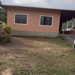 Casa Residencial com 100m², 3 quartos, 5 garagens, no bairro Ratones em Florianópolis
