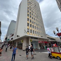 Sala com 37m², no bairro Centro em Florianópolis
