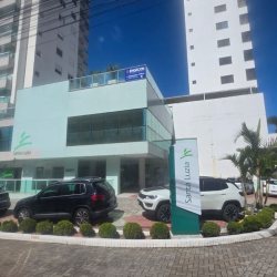 Loja com 680m², 9 garagens, no bairro Estreito em Florianópolis