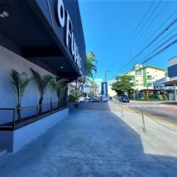 Galpão/Loja com 700m², no bairro Estreito em Florianópolis