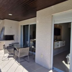 Apartamentos com 165m², 3 quartos (sendo 3 suítes), 2 garagens, no bairro Santinho em Florianópolis