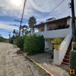 Casa Residencial com 412m², 6 quartos (sendo 6 suítes), 4 garagens, no bairro Ponta Das Canas em Florianópolis