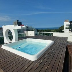 Cobertura com 157m², 2 quartos (sendo 1 suíte), 2 garagens, no bairro Campeche em Florianópolis