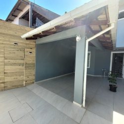 Casa Residencial com 91m², 2 quartos, 2 suítes, 1 garagem, no bairro Ingleses do Rio Vermelho em Florianópolis