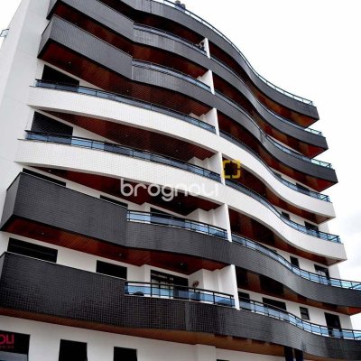 Apartamento com 200m², 3 quartos (sendo 3 suítes), 3 garagens, no bairro Balneário em Florianópolis