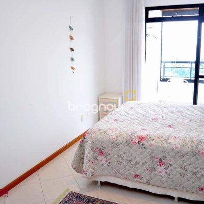 Apartamento com 200m², 3 quartos (sendo 3 suítes), 3 garagens, no bairro Balneário em Florianópolis