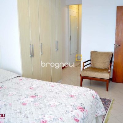 Apartamento com 200m², 3 quartos (sendo 3 suítes), 3 garagens, no bairro Balneário em Florianópolis