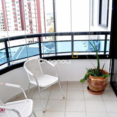 Apartamento com 200m², 3 quartos (sendo 3 suítes), 3 garagens, no bairro Balneário em Florianópolis