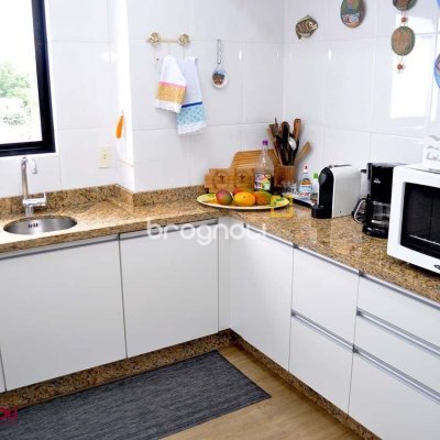 Apartamento com 200m², 3 quartos (sendo 3 suítes), 3 garagens, no bairro Balneário em Florianópolis