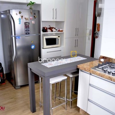 Apartamento com 200m², 3 quartos (sendo 3 suítes), 3 garagens, no bairro Balneário em Florianópolis