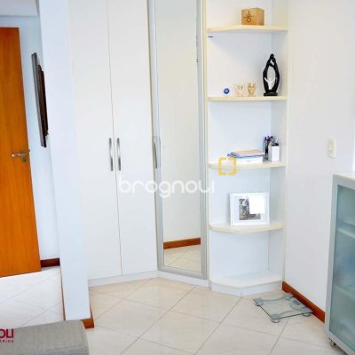 Apartamento com 200m², 3 quartos (sendo 3 suítes), 3 garagens, no bairro Balneário em Florianópolis