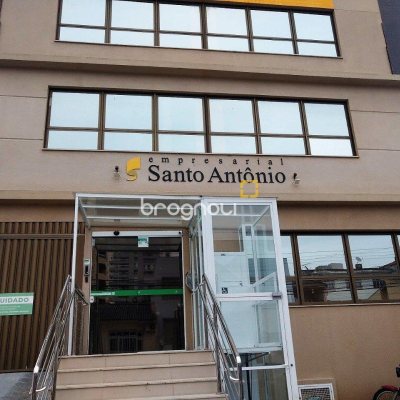 Sala com 36m², 1 garagem, no bairro Barreiros em São José