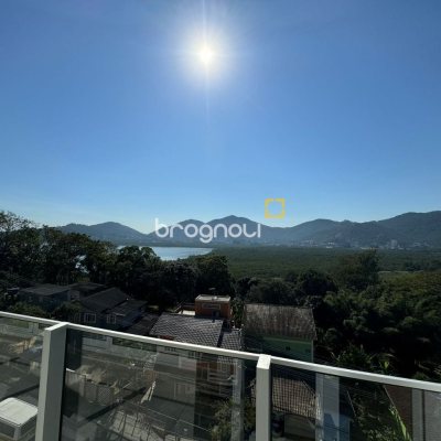 Apartamento com 133m², 3 quartos (sendo 3 suítes), 2 garagens, no bairro João Paulo em Florianópolis