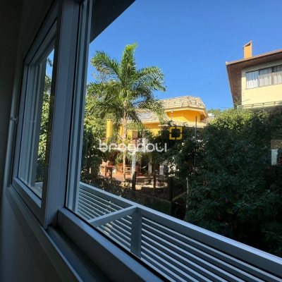 Apartamento com 133m², 3 quartos (sendo 3 suítes), 2 garagens, no bairro João Paulo em Florianópolis